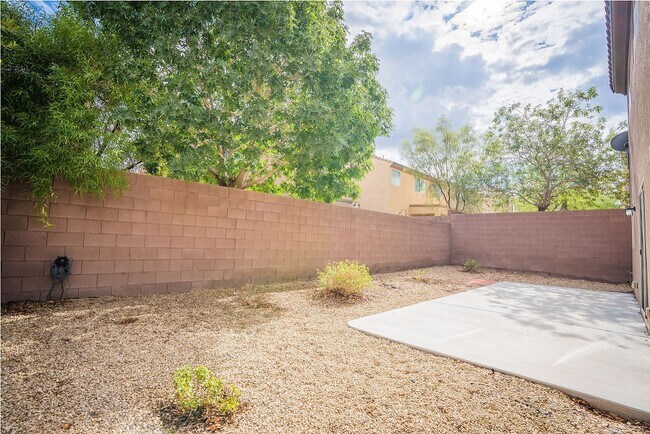 Building Photo - 2624 Romarin Terrace