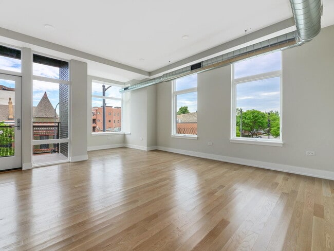 Building Photo - 3208 N Southport Ave