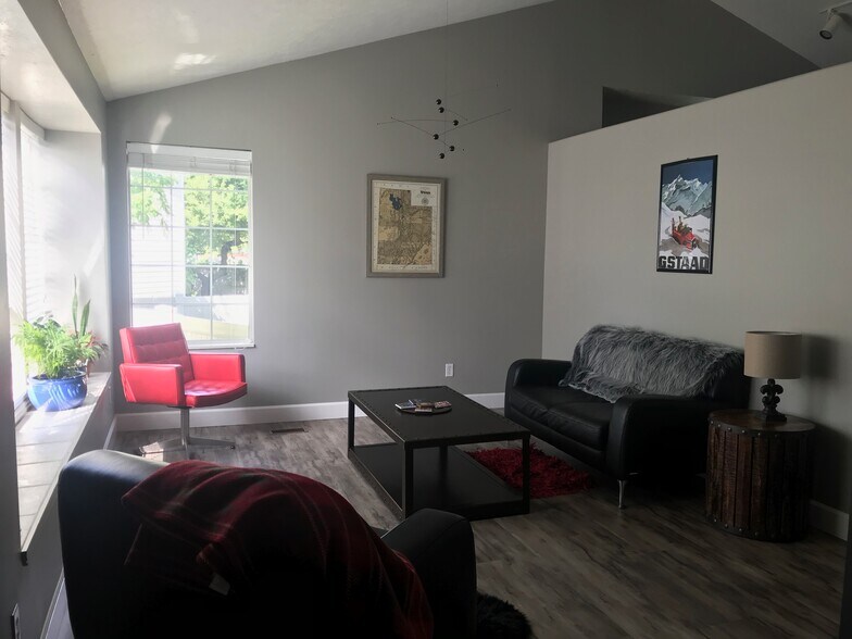 Building Photo - 8379 Sycamore Tree Cove