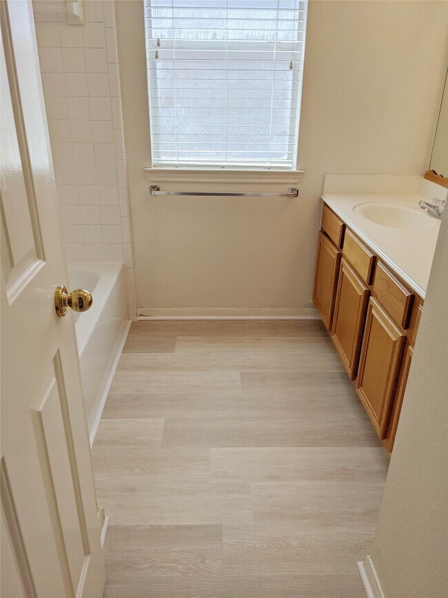 Building Photo - 2810 Foxden Dr