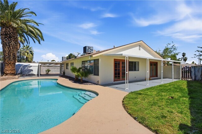 Building Photo - 5221 Percheron St