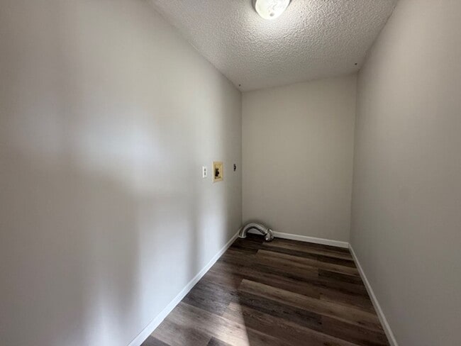 Building Photo - 3 Bedroom with Finished Walk Out Basement!