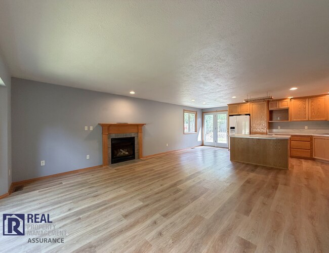 Building Photo - Beautiful 3-Bedroom Home with Fenced Yard, Central A/C & 2-Car Garage