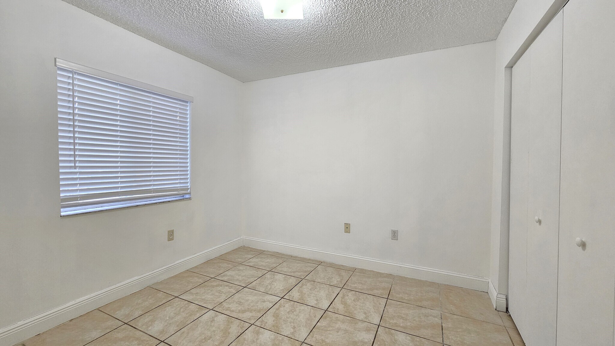 Building Photo - 10611 SW 170th Ter