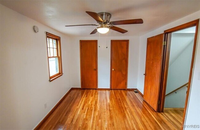 Building Photo - 61 Lynncrest Terrace