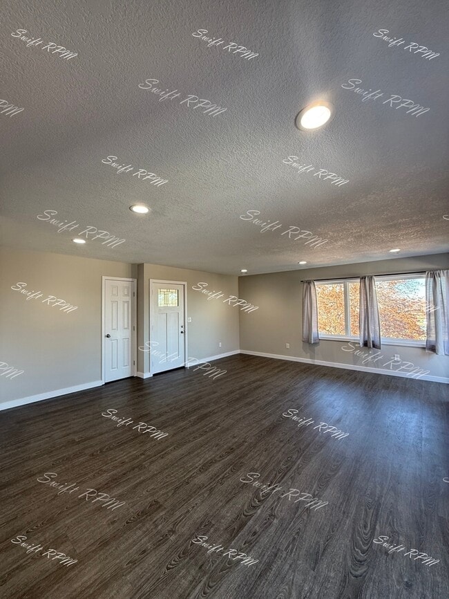 Building Photo - 119 Kickapoo St