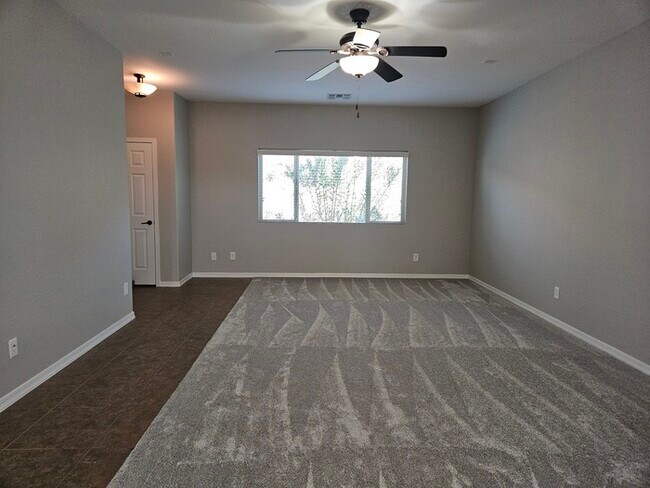 Building Photo - Very Nice Home with New carpet