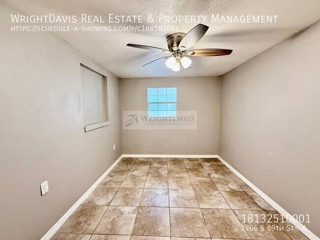 Building Photo - 2406 S 69th St