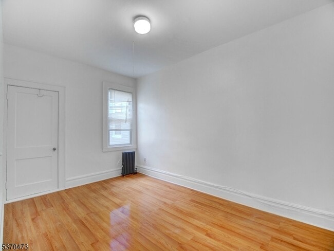 Building Photo - 52 Headley Terrace