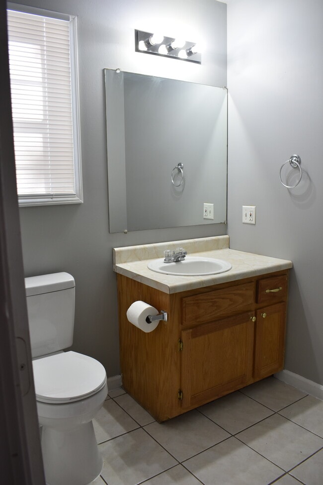 Building Photo - 3608 Shelby Dr