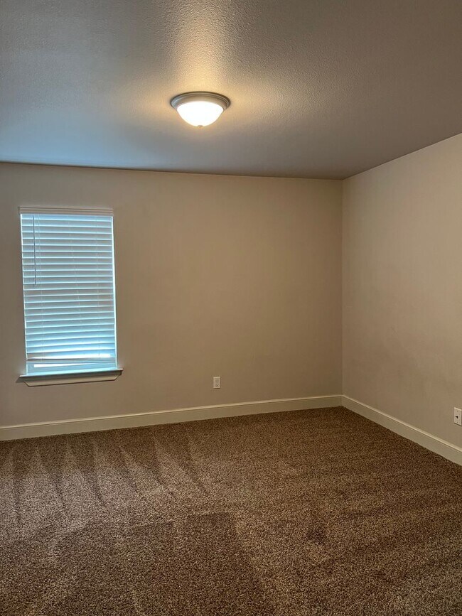 Building Photo - 9803 Avenue V