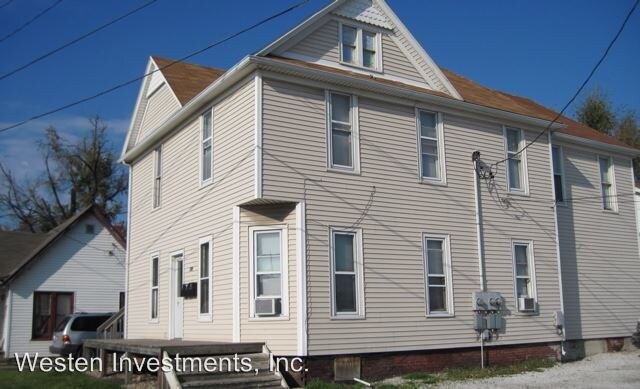 Primary Photo - 3 br, 1 bath Room For Rent - 122 W Calhoun St