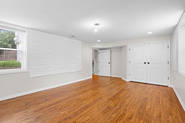 Building Photo - 6717 W 77th Terrace