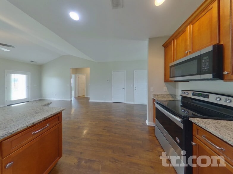 Building Photo - 812 Ellyson Dr