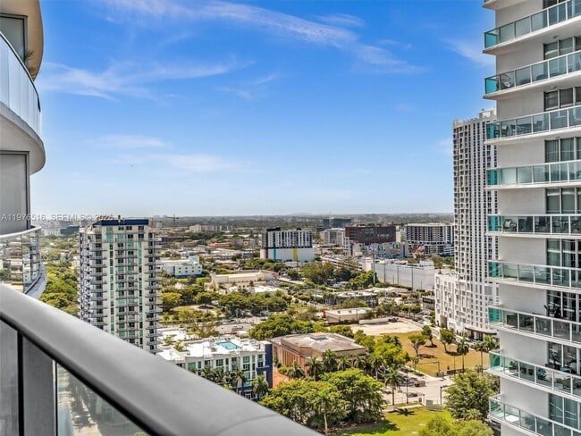 Building Photo - 488 NE 18th St