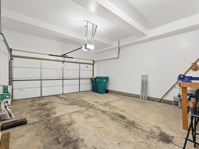 Building Photo - 8308 Needle Drop Ct