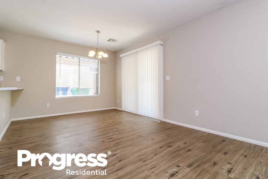 Building Photo - 10907 E Arcadia Ave