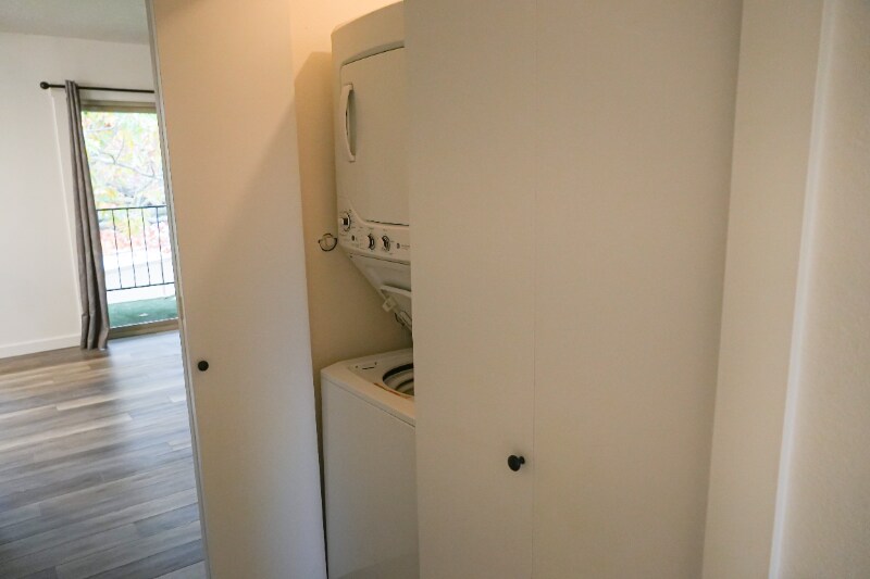 Building Photo - 1234 NE 27th St