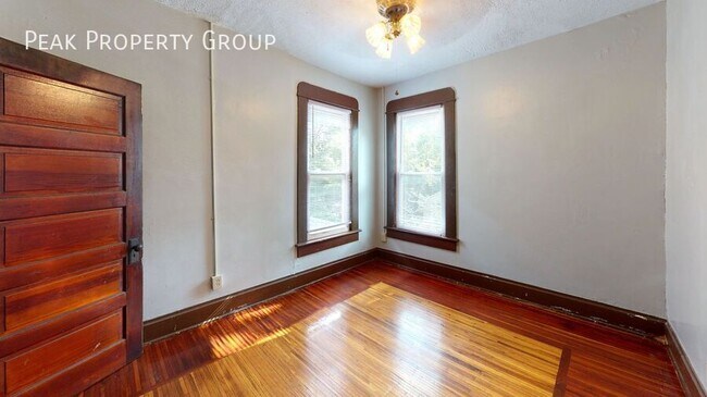 Building Photo - 1638 N 4th St