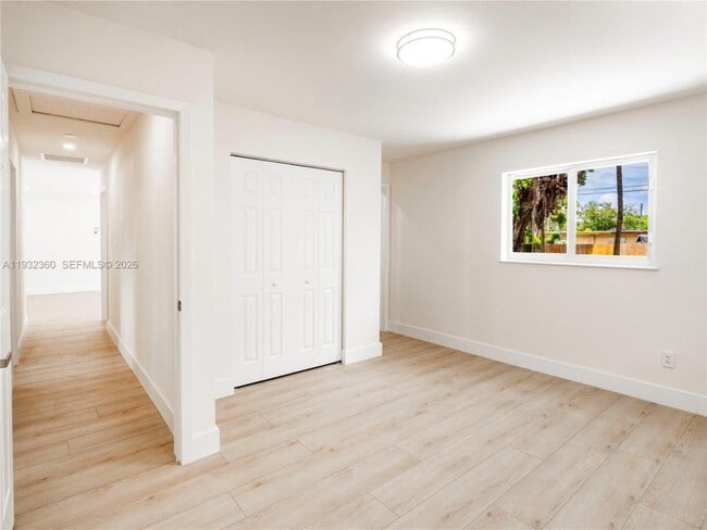 Building Photo - 254 SW 4th St