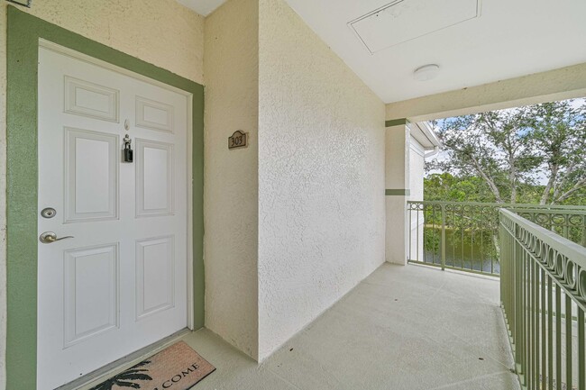 Building Photo - **ESTERO PRIME LOCATION ~ Top Floor 2/2 Co...