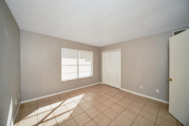 Building Photo - 1914 Agora Cir SE