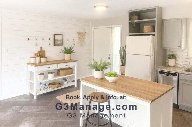 Building Photo - 570 E Marr Rd