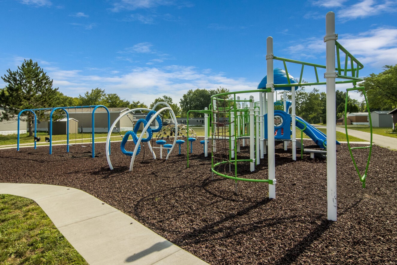 Building Photo - 4477 Goldenrod Dr