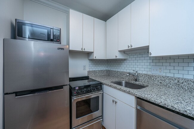 Building Photo - Historic Charm Meets Downtown Energy on King Street