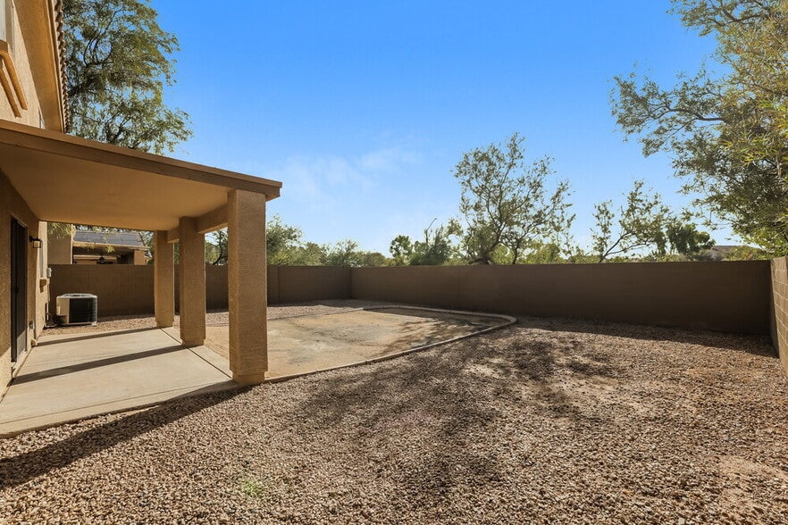Building Photo - 16761 W Maricopa St