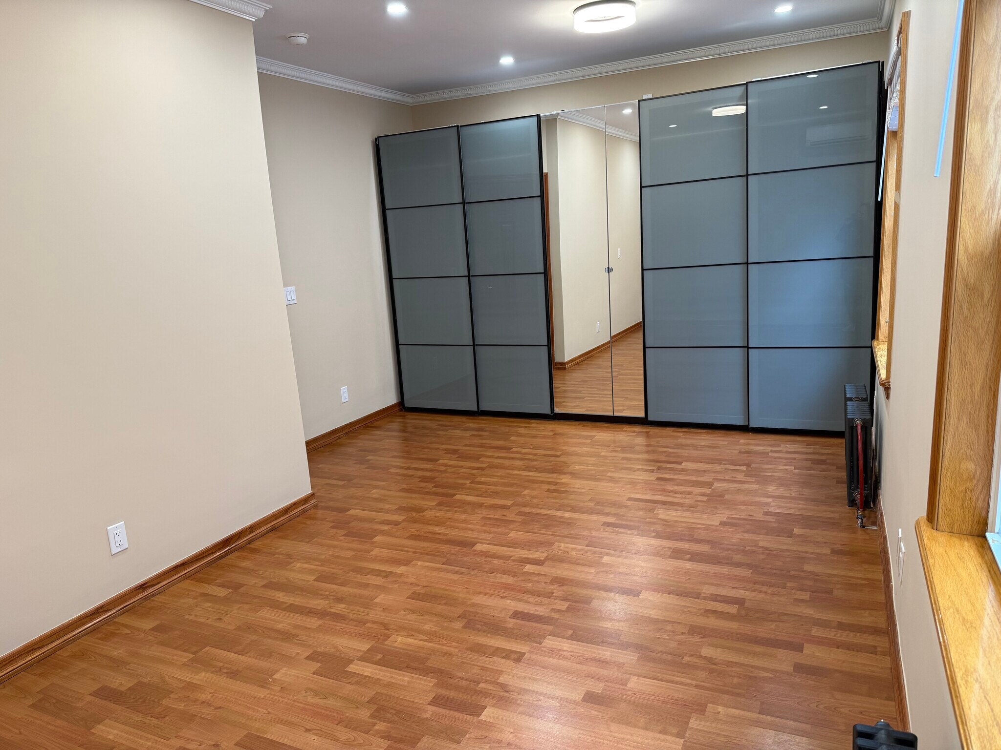 Building Photo - 713 Yonkers Ave