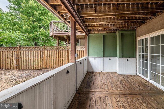 Building Photo - 24635 Kings Canyon Square