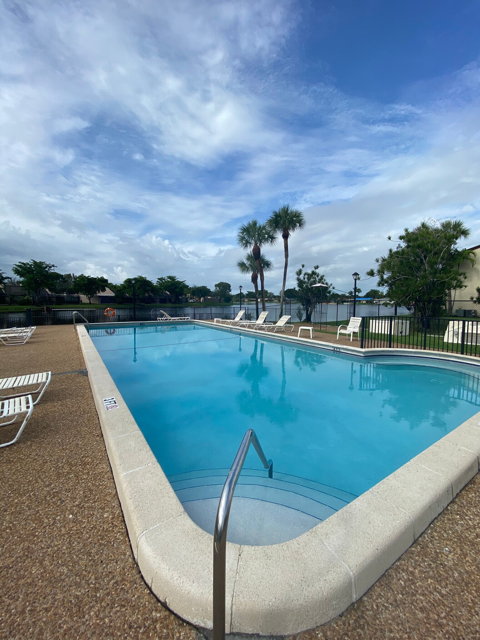 Pool - 11340 Taft St