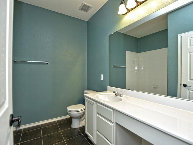 Building Photo - 2717 Claremont Ct