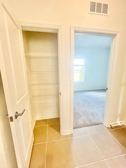 Building Photo - 4309 Curacao Pl