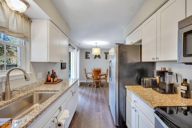 Building Photo - 2405 Grinkley Ct