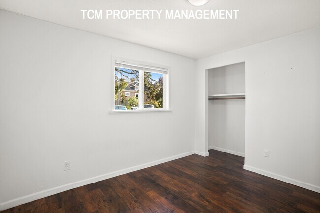 Building Photo - 4517 S Holden St