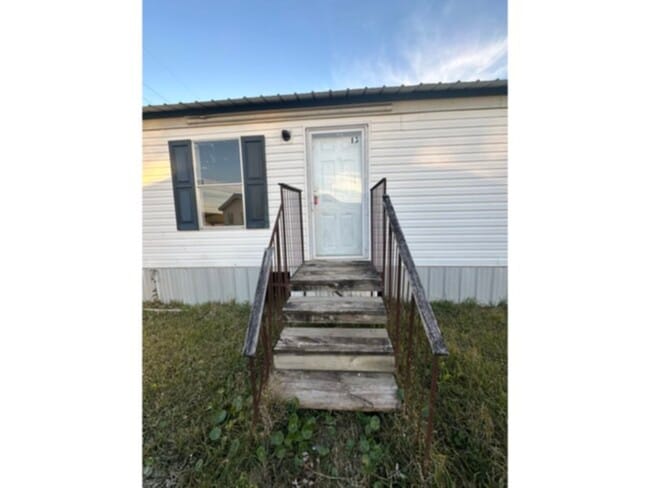 Primary Photo - 5675 Saufley Field Rd