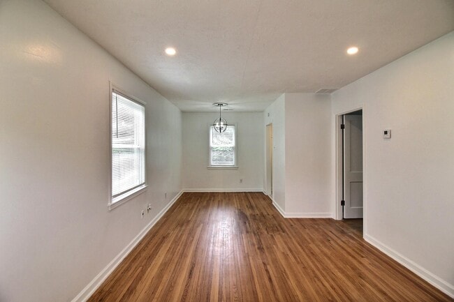 Building Photo - 4264 Eastern Cove