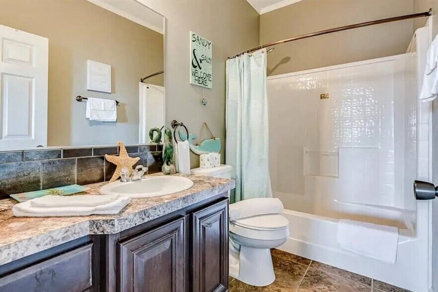 Building Photo - 2019 Flamingo Rd