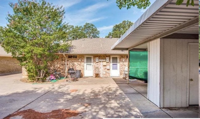 Building Photo - 1200-1202 N OConner Road