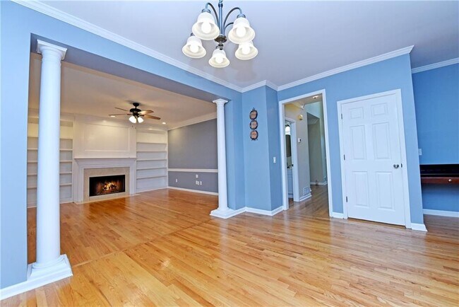 Building Photo - 2130 Hickory Cove