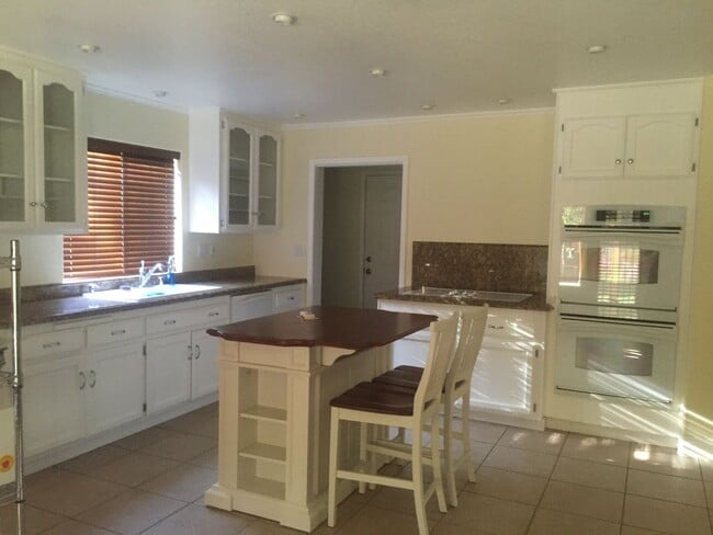 Building Photo - 3 Bed 2 Bath House in Bear Valley Springs!