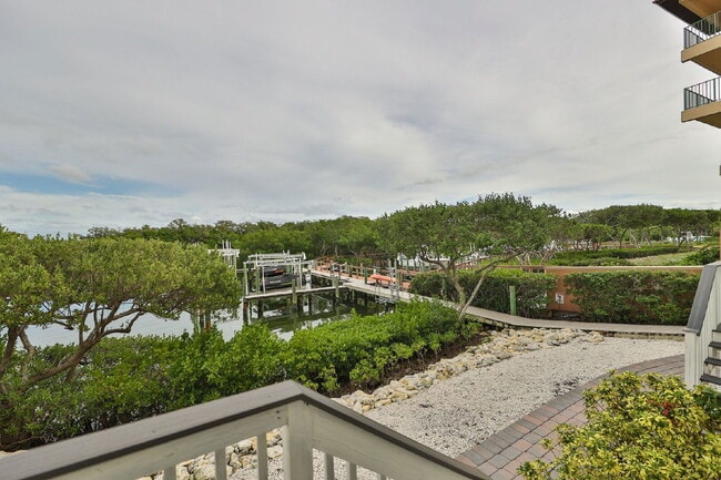 Building Photo - 1593 Pinellas Bayway S