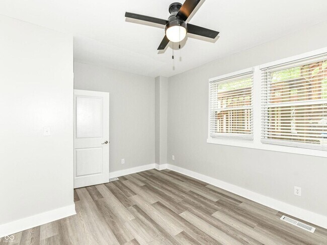 Building Photo - 2645 N College Ave