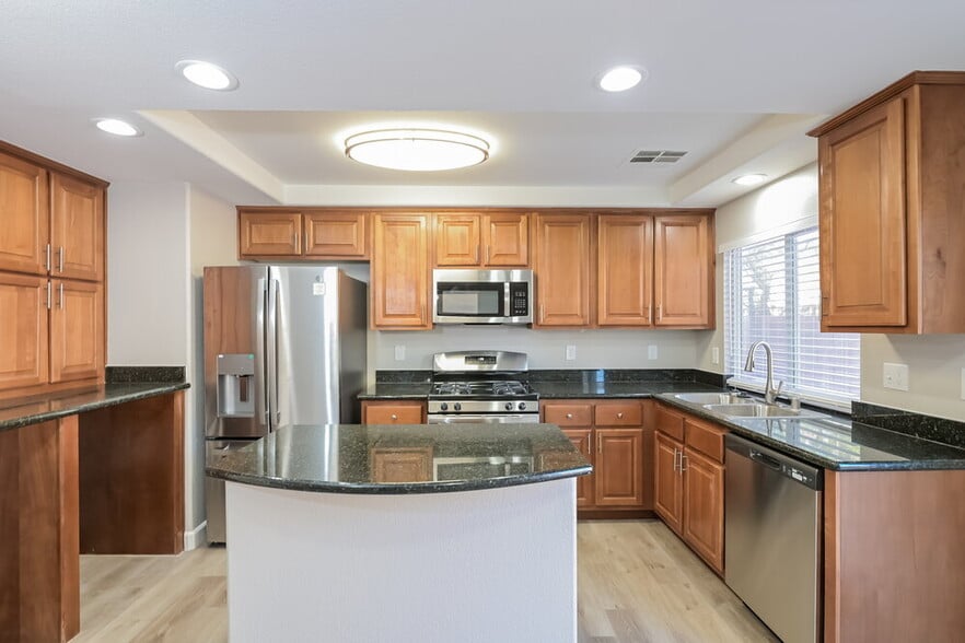 Building Photo - 6620 Melodic Ct