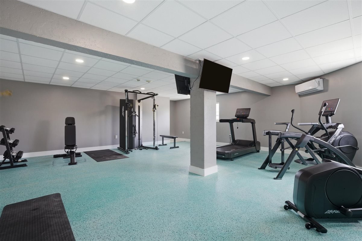 Building Photo - 3706 Broadway