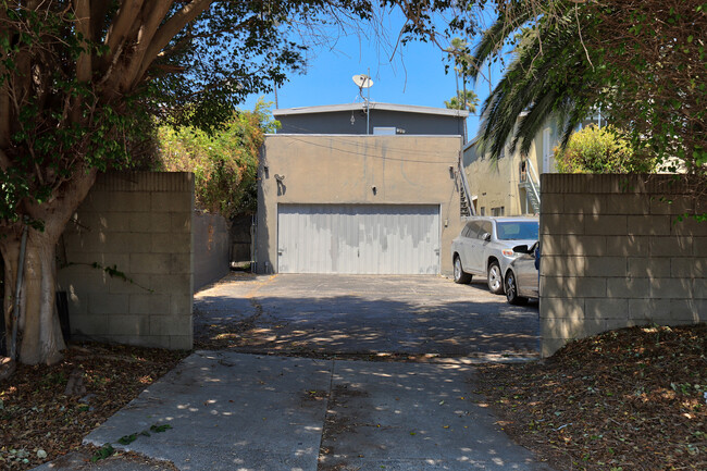 Building Photo - 1/2 Abbot Kinney Blvd