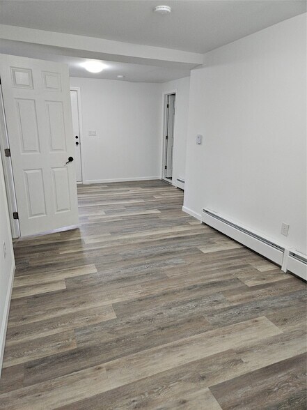 Building Photo - 120 Henry St