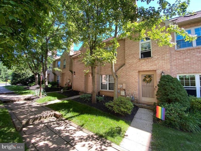Building Photo - 55 Rampart Dr
